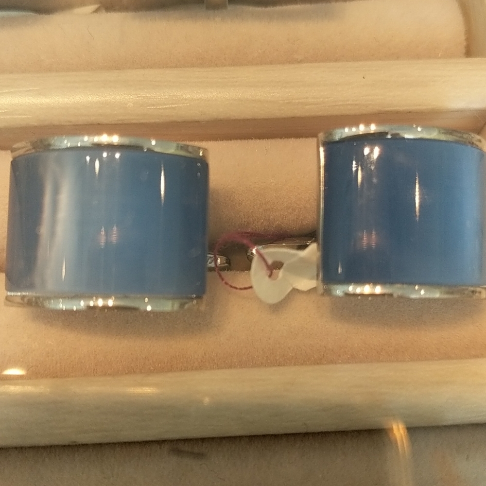 Cuff links